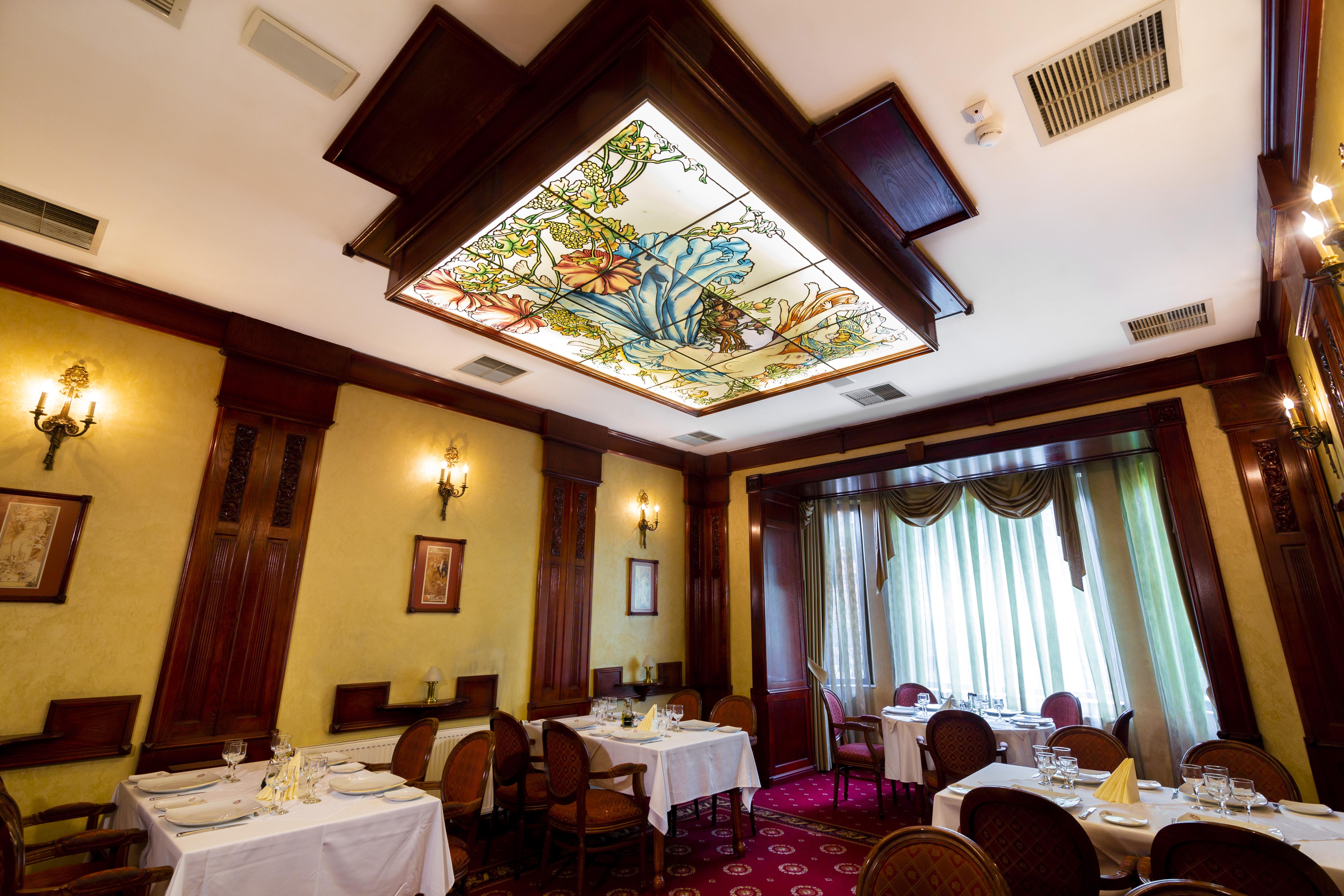 Hotel Golden House Крайова Экстерьер фото