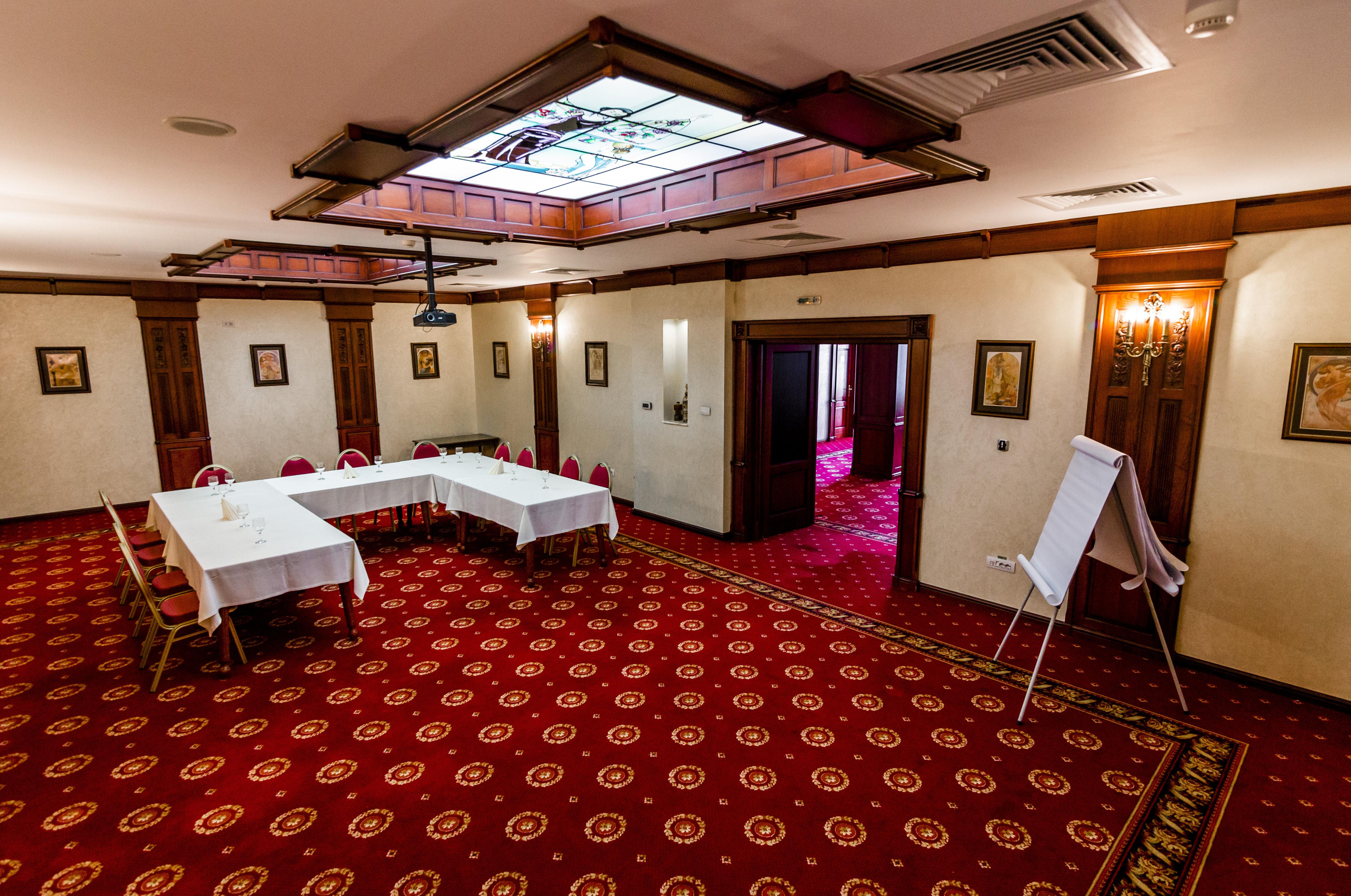 Hotel Golden House Крайова Экстерьер фото