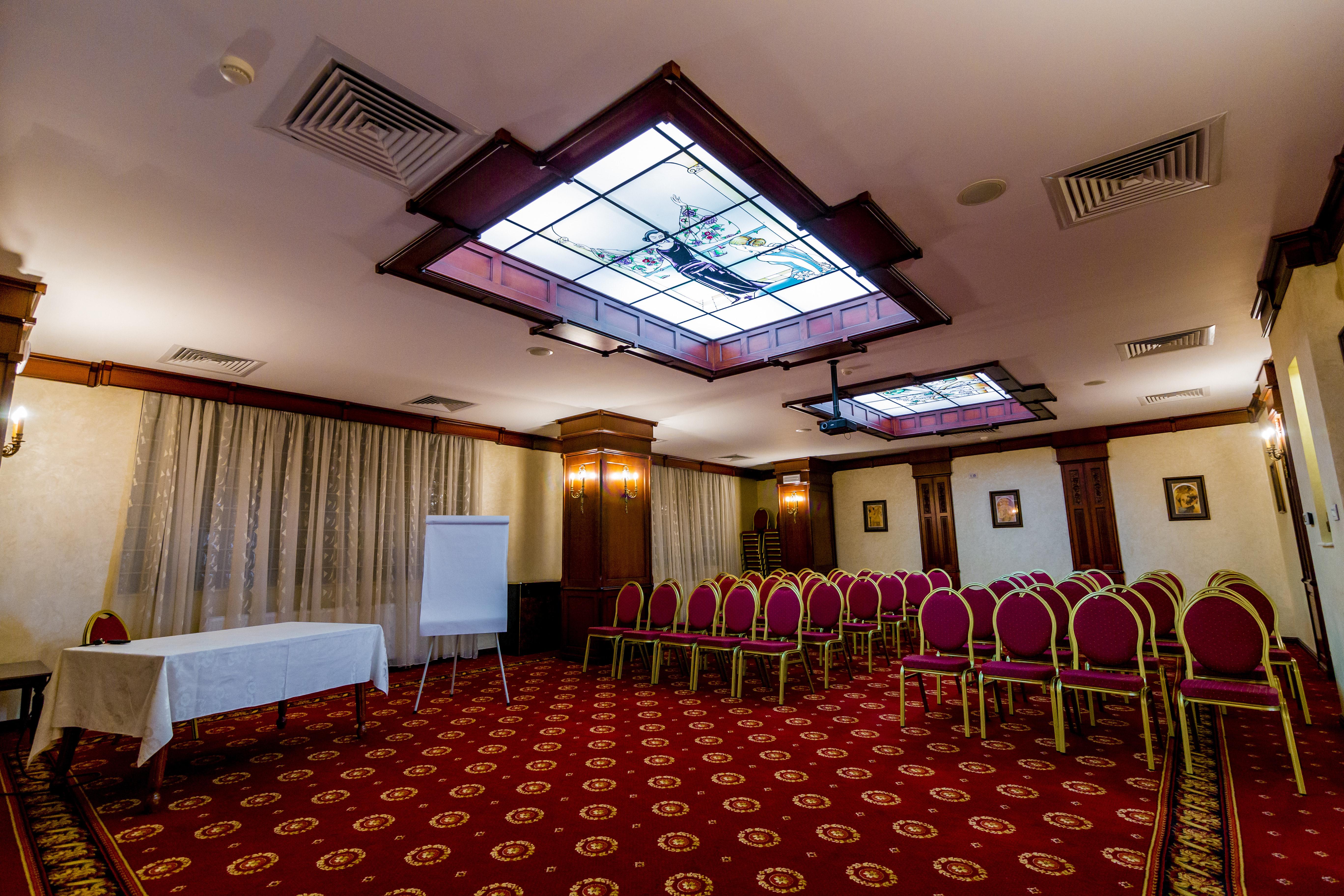 Hotel Golden House Крайова Экстерьер фото