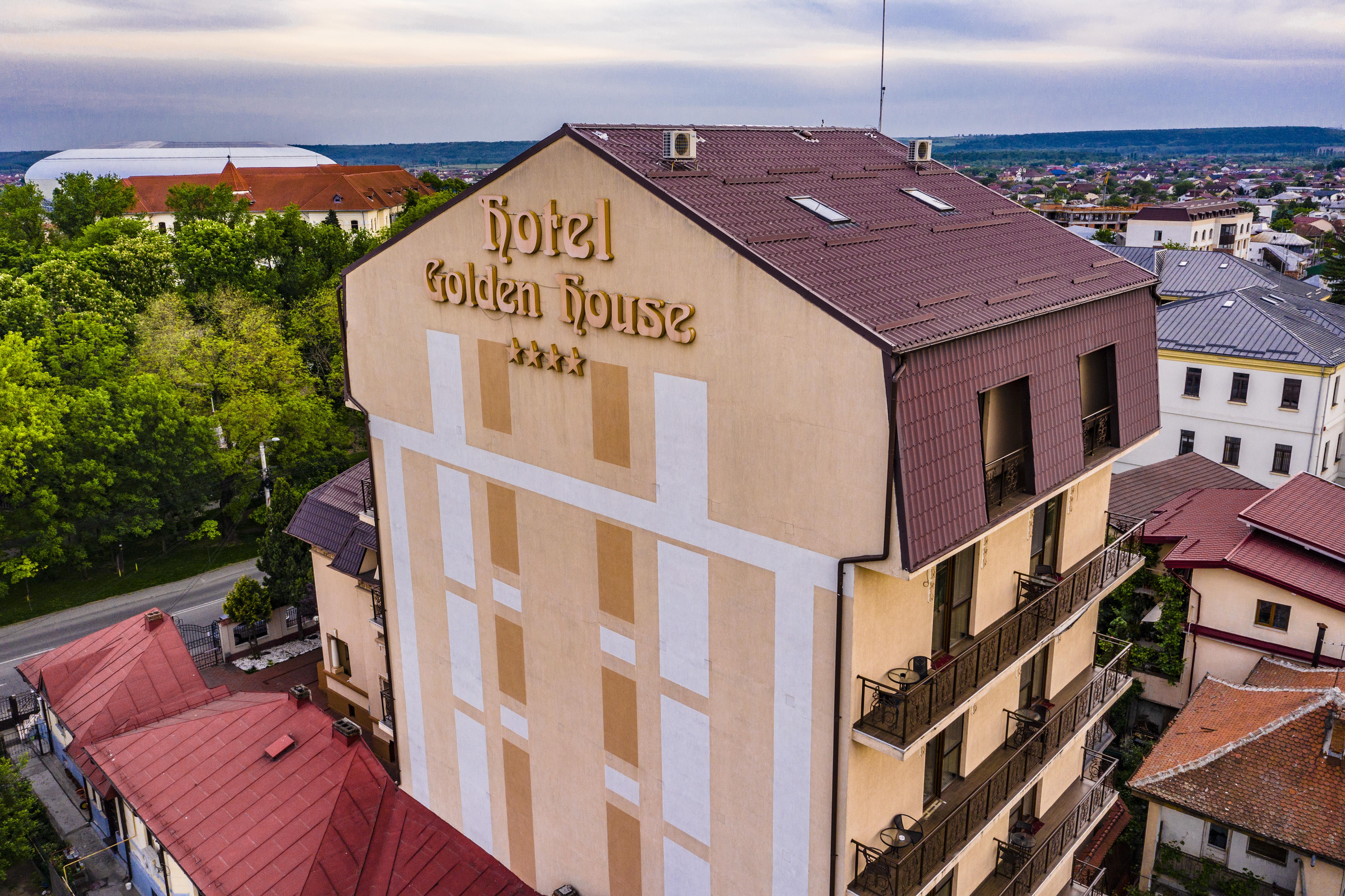Hotel Golden House Крайова Экстерьер фото