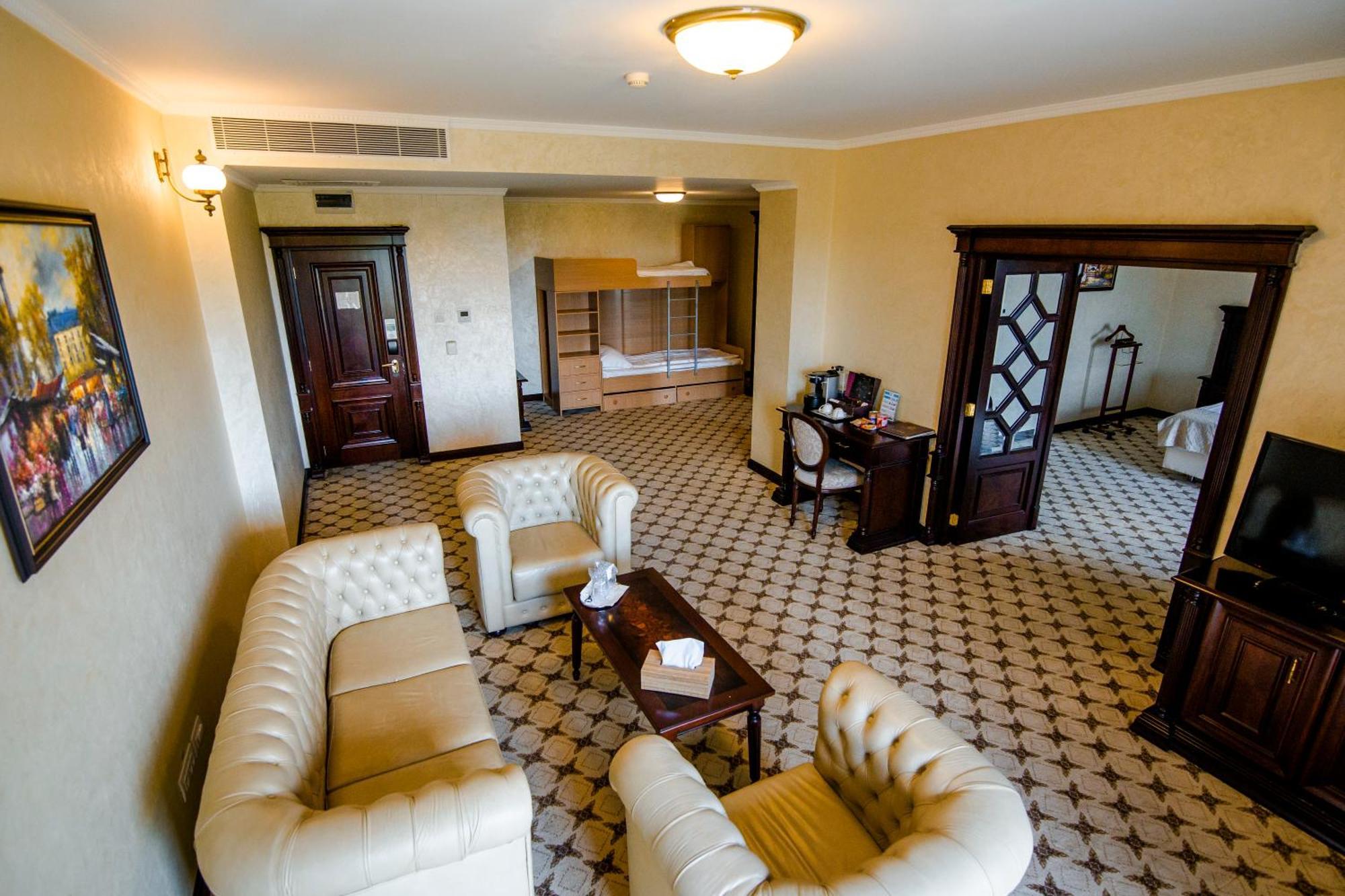 Hotel Golden House Крайова Номер фото