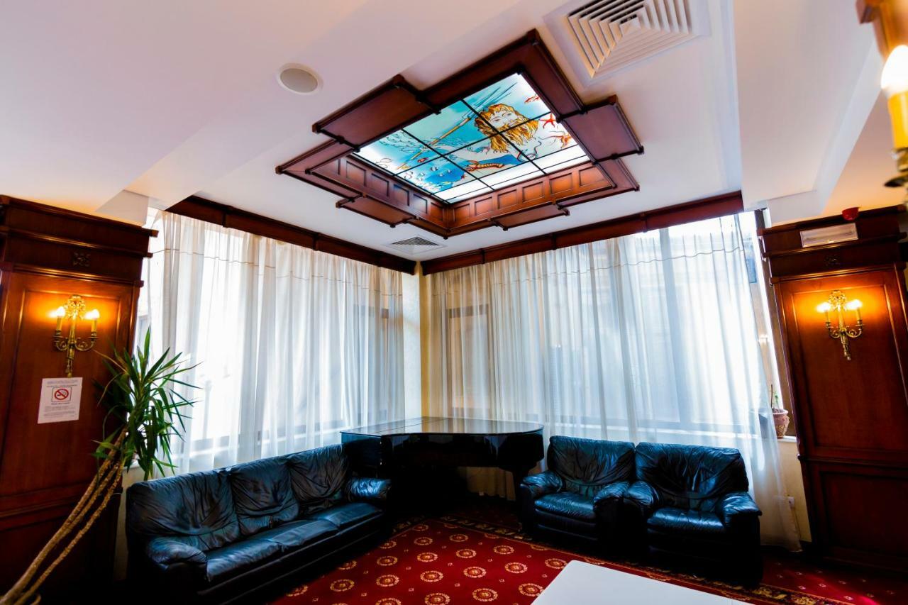 Hotel Golden House Крайова Экстерьер фото