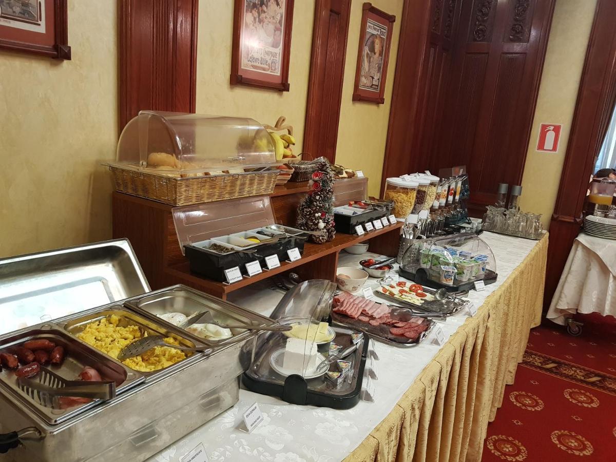 Hotel Golden House Крайова Экстерьер фото