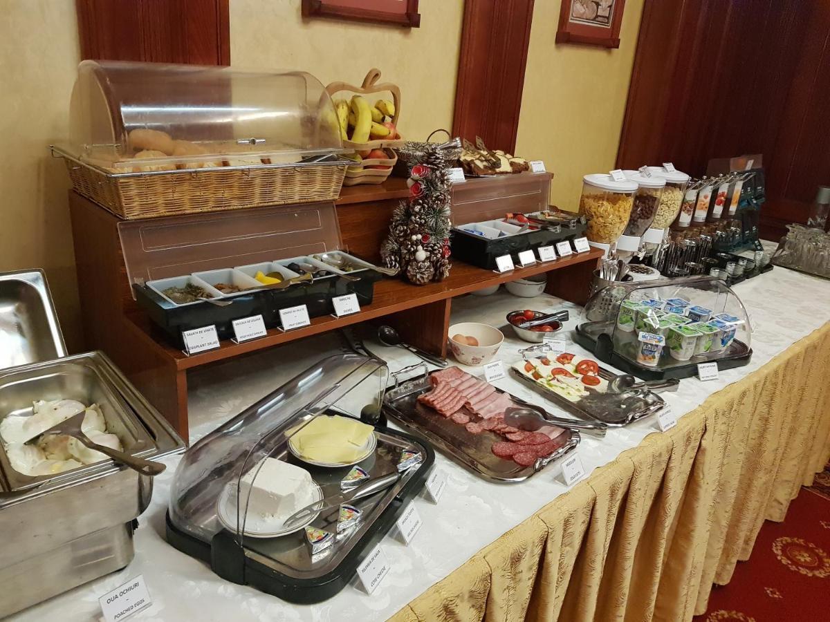 Hotel Golden House Крайова Экстерьер фото